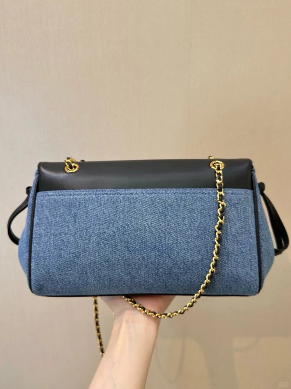 Classic CHANEL Bags: A Stylish and Versatile Choice for Elegance